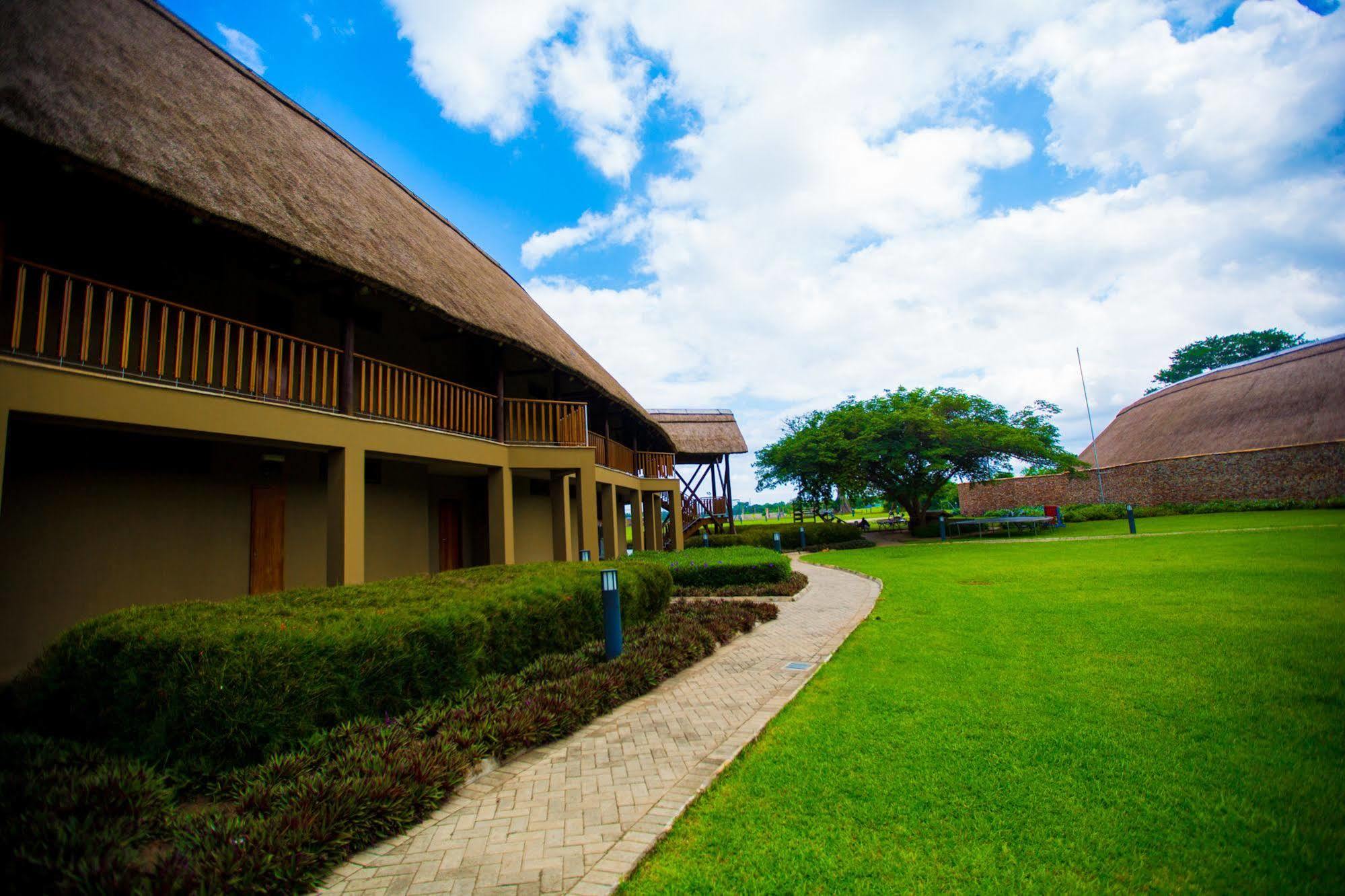 The Royal Senchi Hotel And Resort Akosombo Esterno foto